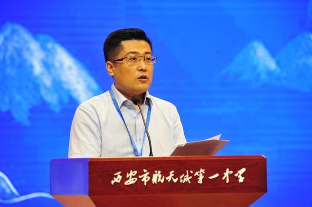 西安航天一中常務(wù)副校長徐雄介紹了以“君子文化”為特色的校園文化建設(shè)規(guī)劃和愿景