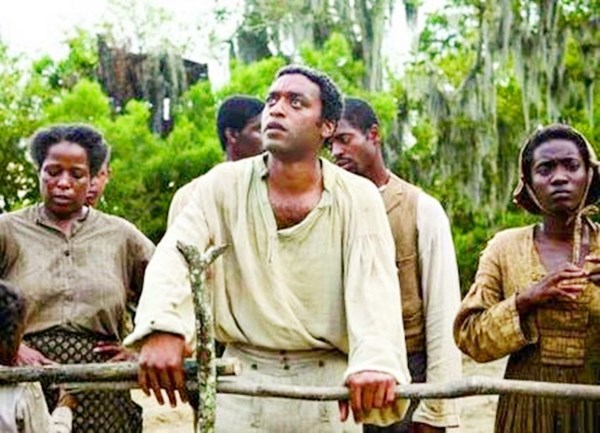 萨尔特杰-巴尔特曼|除黑奴贸易外，欧洲人在非洲的又一暴行，把黑人关笼子里供人参观