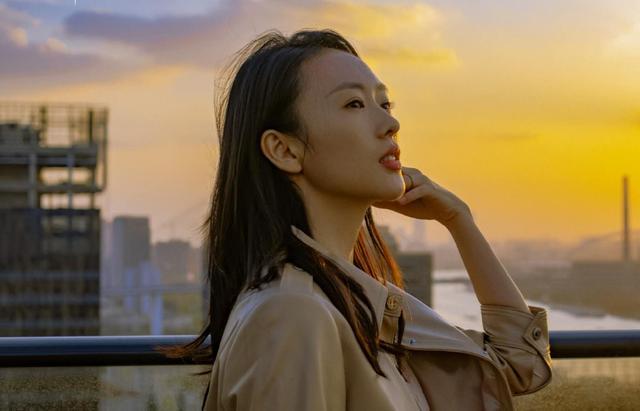 片场|童瑶拍戏片场执意真扇林有有？一次比一次声音响，林有有拿冰袋敷