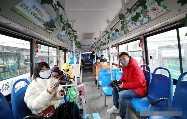 疫情已得到控制,乘坐公交是否还需要佩戴口罩?看完后明白了!