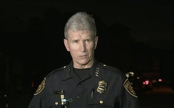 圣安东尼奥|美国情报兵一家六口用一氧化碳在车内自杀留下加密纸条，原因成谜