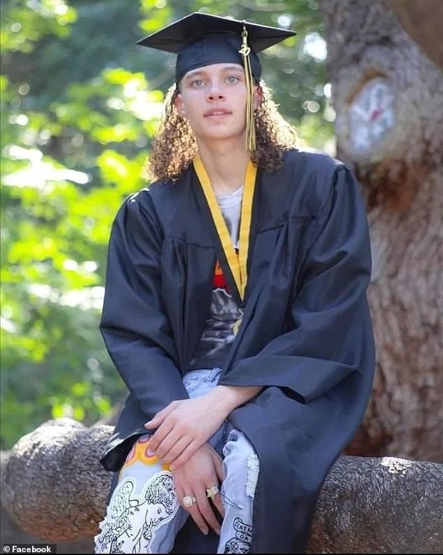 克特曼|16岁男孩和女友吵架后一枪打死女孩朋友，还嘲讽死者：长得真吓人