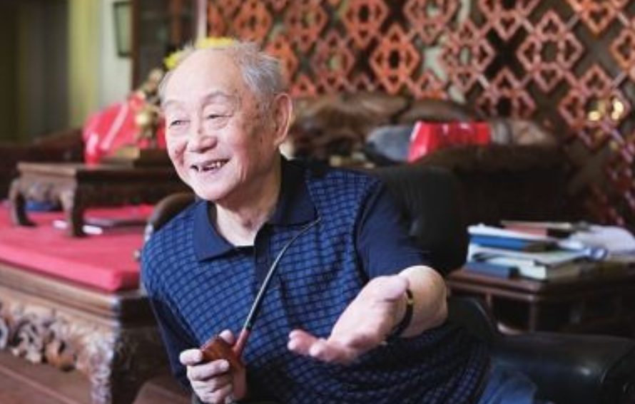 黄永玉|80岁当模特，90岁教林青霞，93岁去飙车：人生，难得潇洒到老