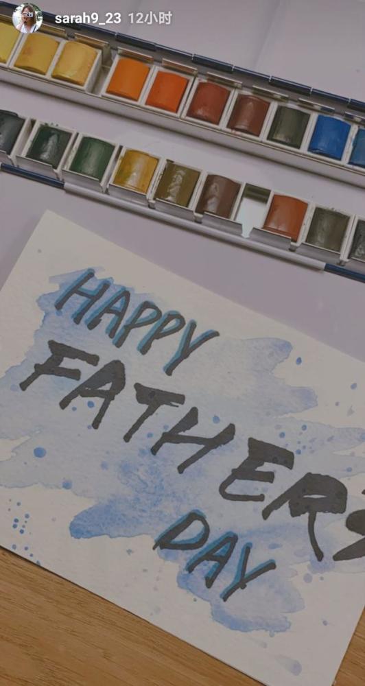 王棠云|王棠云晒一家三口幸福同框，余文乐胡子拉碴，穿扮风格像中年老大爷