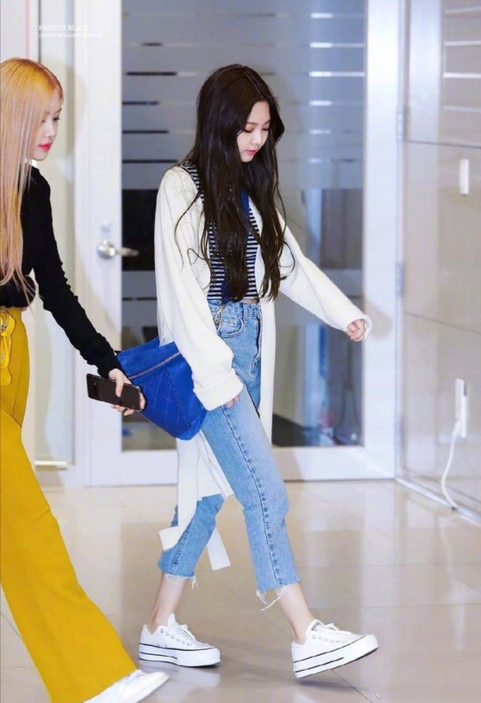 BLACKPINK成员jennie机场私服也太值得借鉴了_腾讯新闻