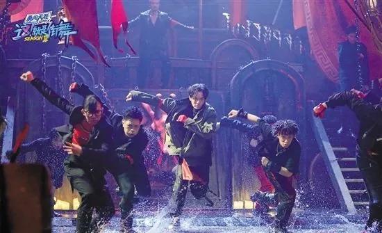 钟汉良|钟汉良街舞现场不服老，拼命三郎事业几度浮沉，曾和范晓萱传绯闻