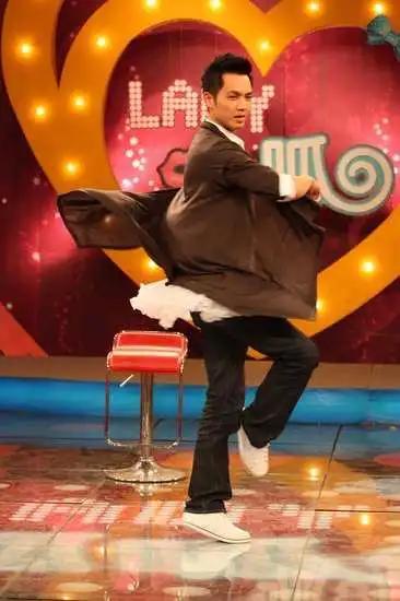 钟汉良|钟汉良街舞现场不服老，拼命三郎事业几度浮沉，曾和范晓萱传绯闻