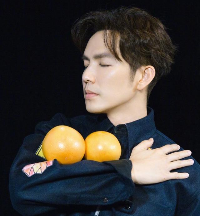 钟汉良|钟汉良街舞现场不服老，拼命三郎事业几度浮沉，曾和范晓萱传绯闻