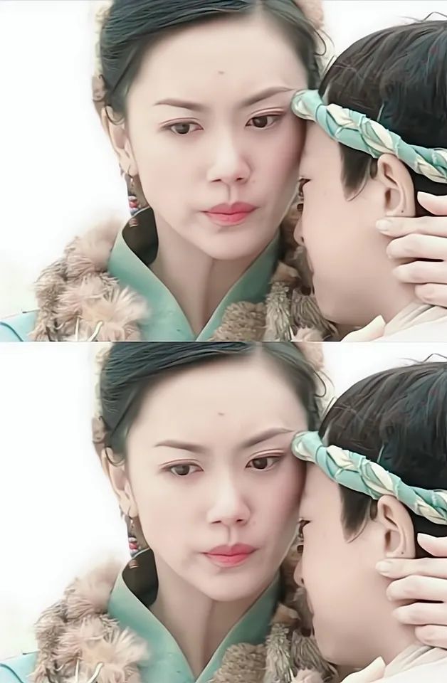 还记得《倚天屠龙记》里的殷素素吗?她现在长这样