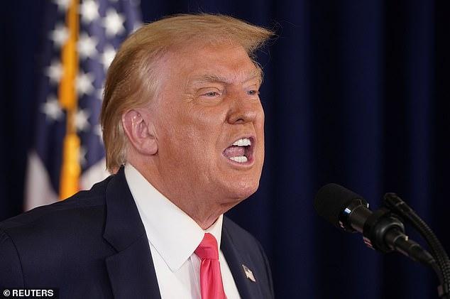 特朗普|特朗普把用在奥巴马身上的招数，又用在了“女版奥巴马”身上