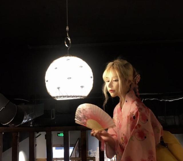 kpl选手江城被爆私生活混乱00后小女友照片流出引网友热议