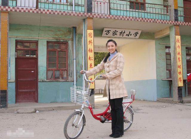 白百何|她与白百何文章是同学，27岁嫁入豪门，29岁被丈夫刺死在家中