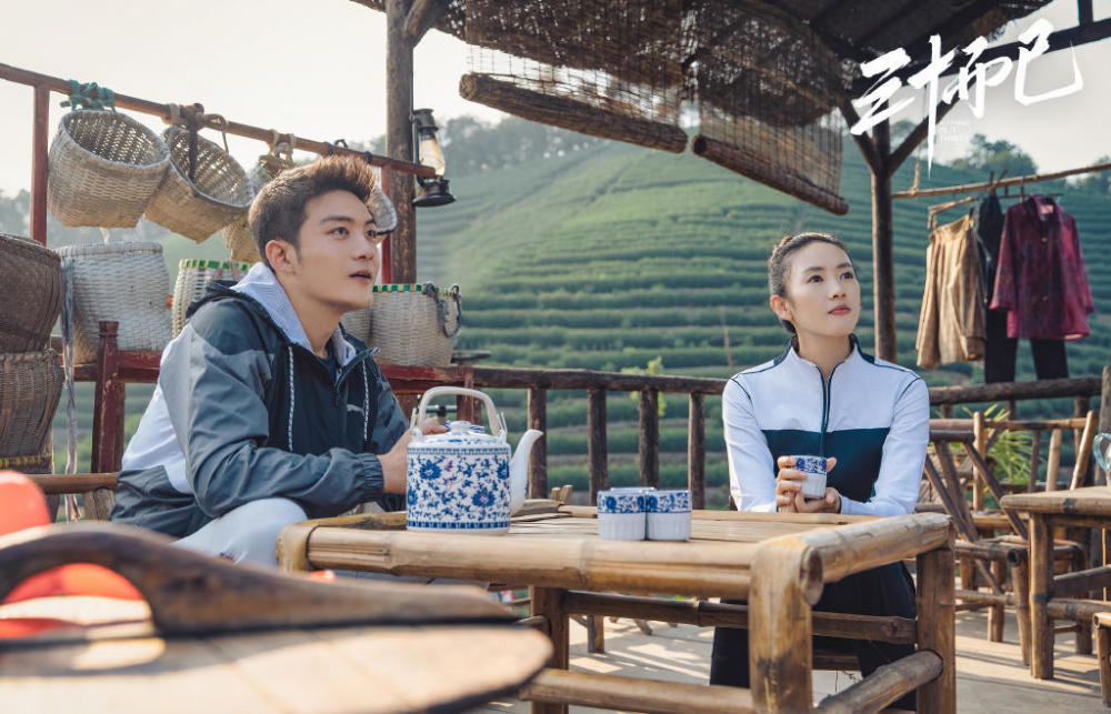 三十而已|《三十而已》：别看顾佳强势，其实她在婚姻里爱得很自卑