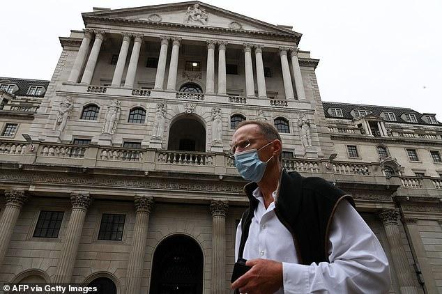 失业救济|英国失业自1980年达到最差，申请失业救济人口陡增，政府何去何从