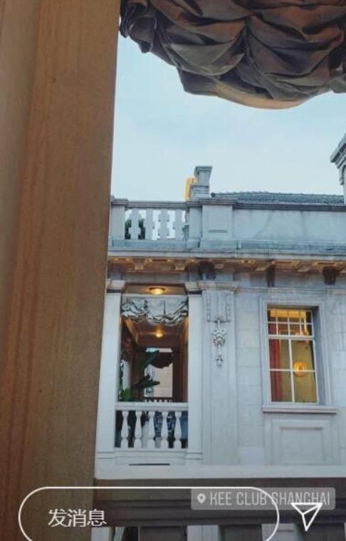 陈凯歌|百亿千金晒晚宴照，赌王小女儿和陈凯歌长子同框，就餐场所超豪华