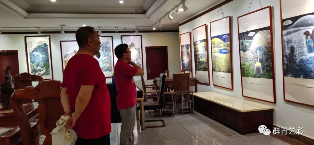 张俊根|重气韵 重意境——读张俊根的花鸟画