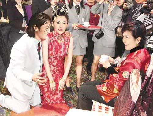 张柏芝|她是张柏芝的婆婆，28岁嫁渣男，初婚生巨星，49岁再嫁良人