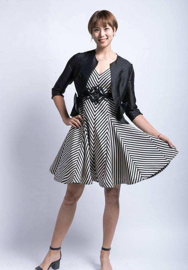 曾春蕾裙装礼服身高体长笑容治愈她是女排身材最好的队员