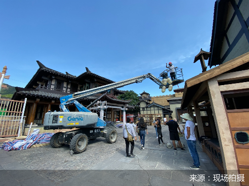 横店镇|直击横店开工：百余剧组进驻，移动厕所都靠抢