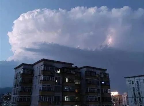 长生不老|“吃瓜”安全法则、云中闪电从哪来、文物“长生不老”，一周疑问大解密……