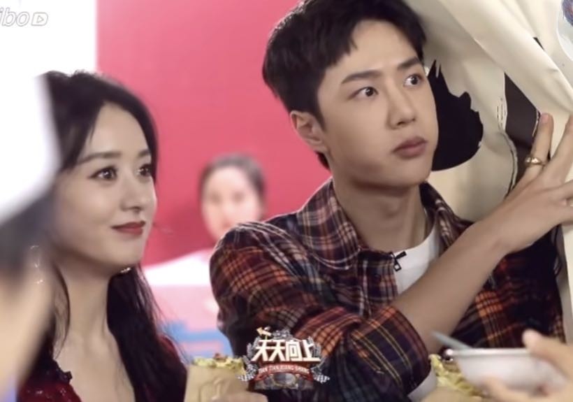 赵丽颖|赵丽颖扒拉菜被骂，张亮维护她上热搜，百万大粉：一场闹剧