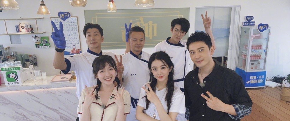 赵丽颖|赵丽颖黑红体质难改，继喝水被黑后吃饭又被黑，张亮也忍不住解释