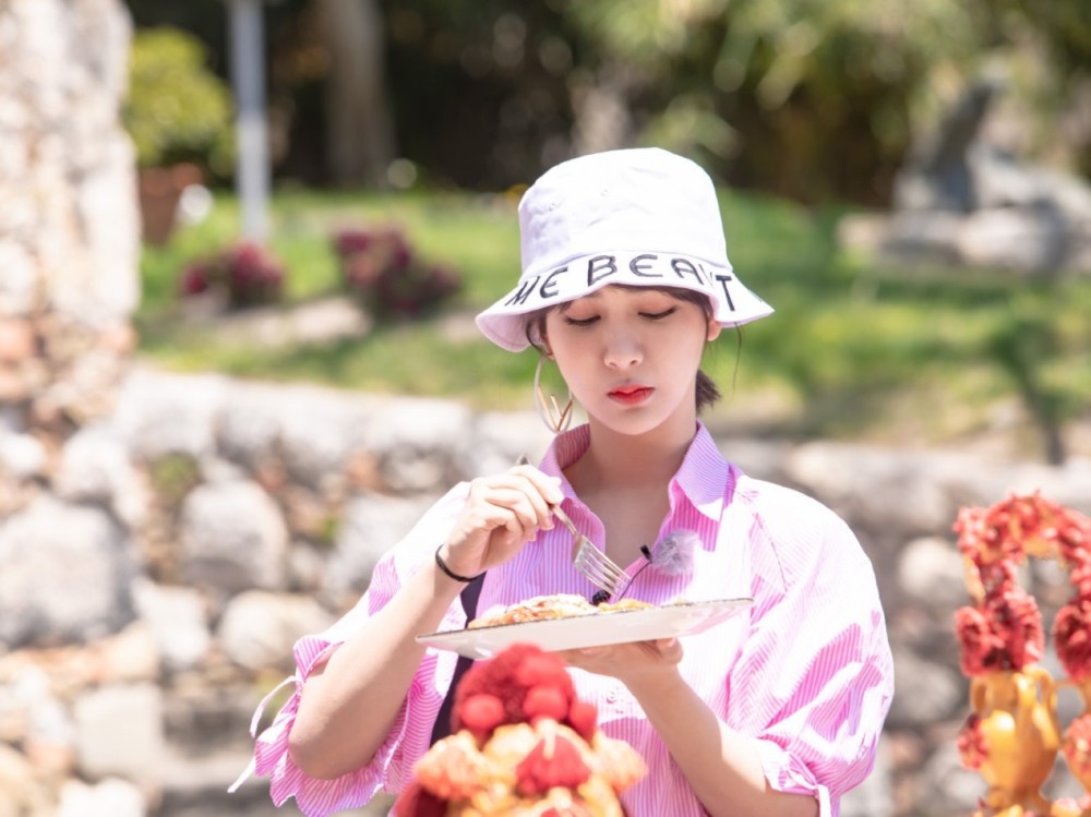 赵丽颖|赵丽颖《中餐厅》表现差，被指与上一季差距明显，杨紫满是正能量