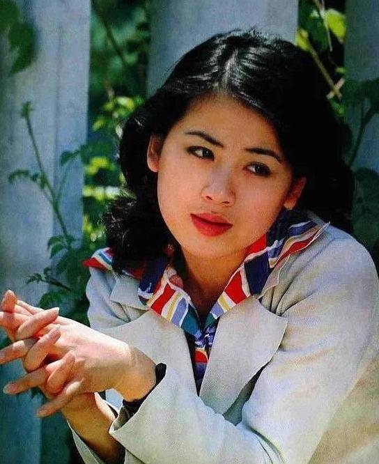 佟瑞欣|55岁佟瑞欣：低调结婚22年无绯闻，妻子是我们熟悉的她