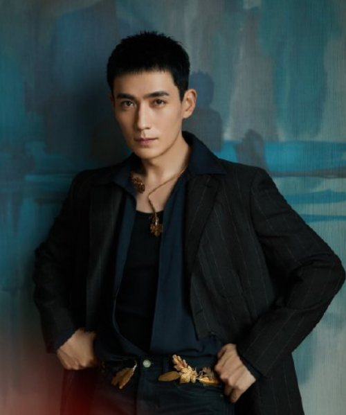 朱一龙|朱一龙再现翻车现场：拿着小电扇吹风，却把经纪人头发卷进风扇里