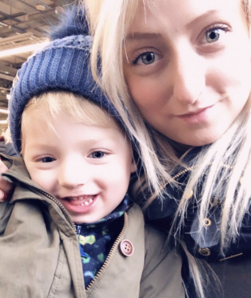 英国_社会|英国男孩出生时肠子和胃都在体外，只有5％存活率，如今康复出院