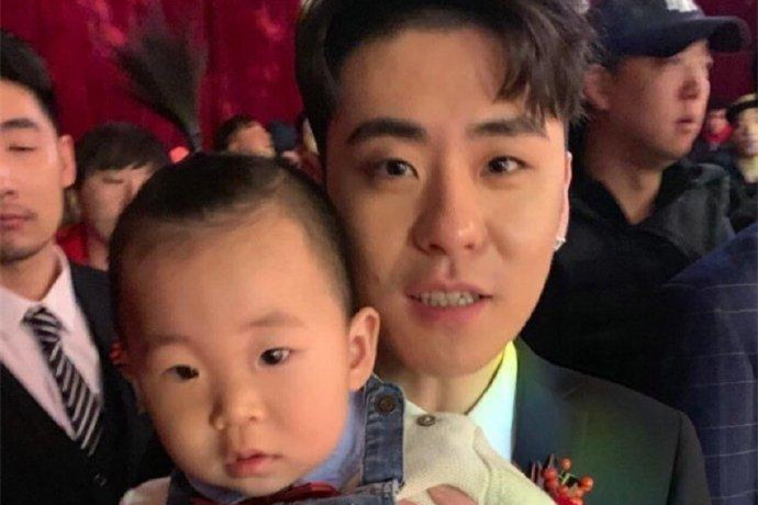 张云雷|张云雷正式收徒，3岁弟子已会叫“师娘”，其父是郭德纲助理