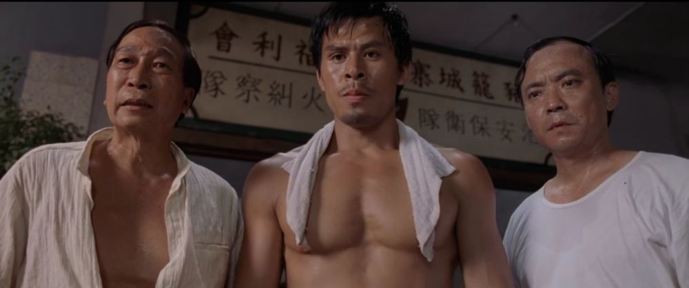 周星驰|周星驰的《功夫》：动作喜剧的背后，是一部当代人群的焦虑简史