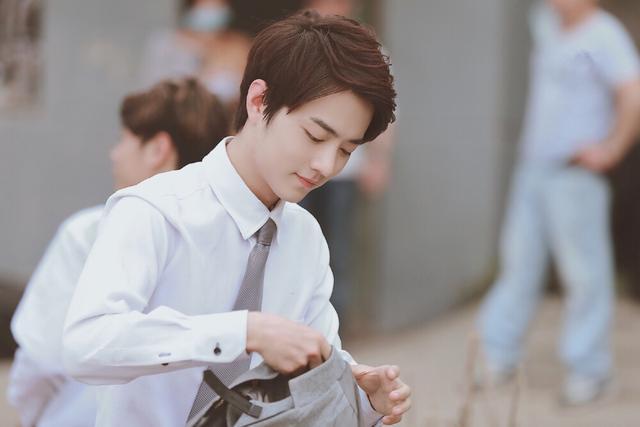 肖战|肖战是“资源咖”？看看两年前，《陈情令》是多么的被人嫌弃！