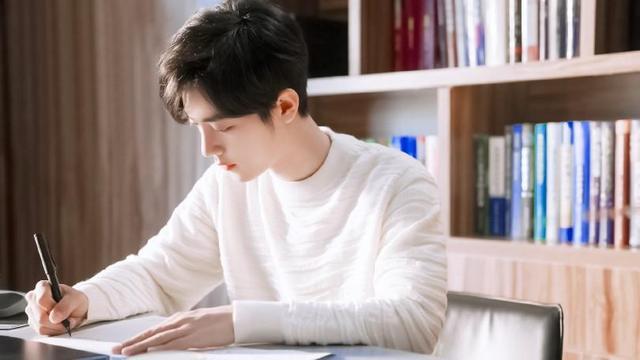 肖战|肖战是“资源咖”？看看两年前，《陈情令》是多么的被人嫌弃！