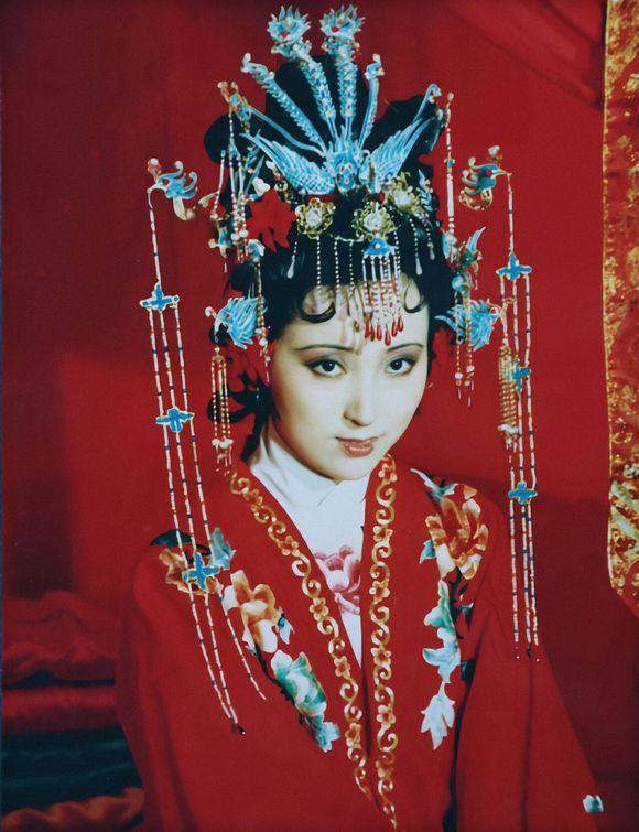 林黛玉|林黛玉去世前后，究竟遭遇了什么？作者用一丫头预示了答案