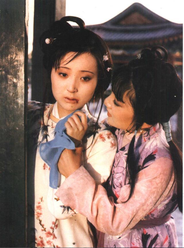 林黛玉|林黛玉去世前后，究竟遭遇了什么？作者用一丫头预示了答案