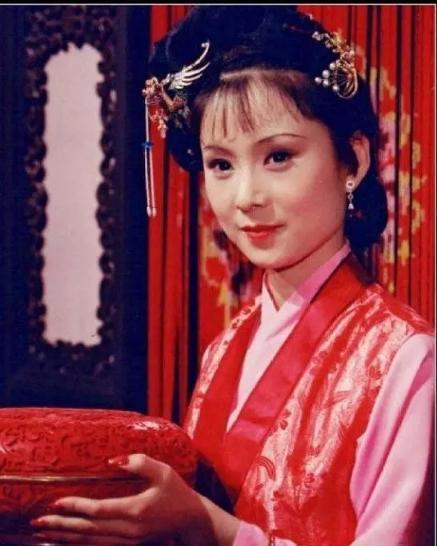 林黛玉|林黛玉去世前后，究竟遭遇了什么？作者用一丫头预示了答案