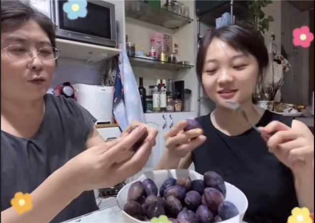 林妙可|林妙可晒视频和妈妈罕见同框，曝光家庭真实情况