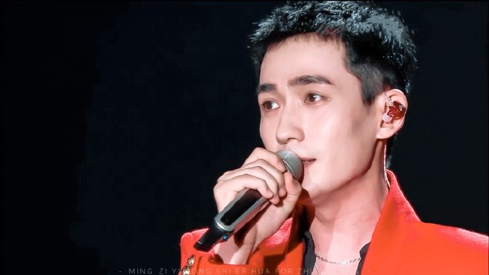 朱一龙|朱一龙再现翻车现场：拿着小电扇吹风，却把经纪人头发卷进风扇里