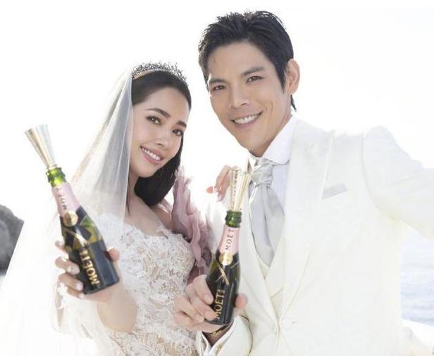 郭碧婷|郭碧婷即将临产，向佐却在推销自创品牌，结果被网友骂惨了