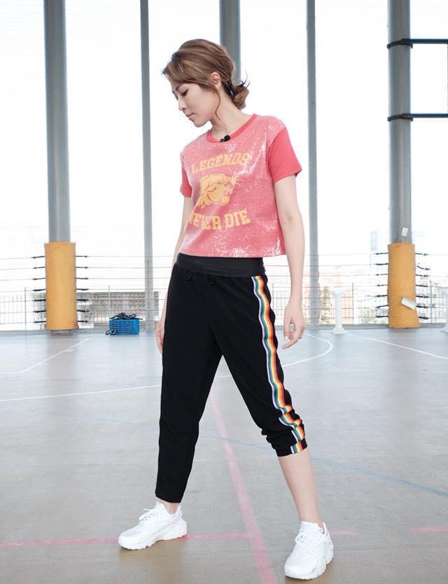 陈敏之|41岁香港女明星独自扛起两个家庭，直言：苦难，让我学会成长