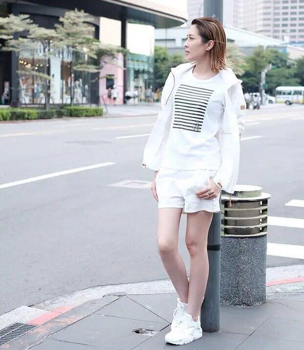 陈敏之|41岁香港女明星独自扛起两个家庭，直言：苦难，让我学会成长