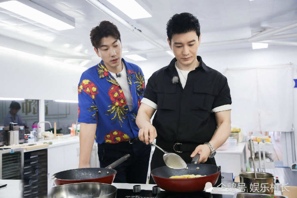 赵丽颖|黄晓明为赵丽颖发声解释扒拉菜，文案比张亮更幽默，《中餐厅》方面开始示好