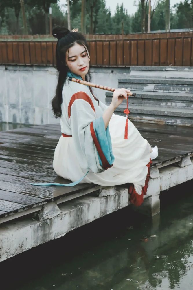 汉服|【仙气汉服】一梦任江山，胜轻舟白马