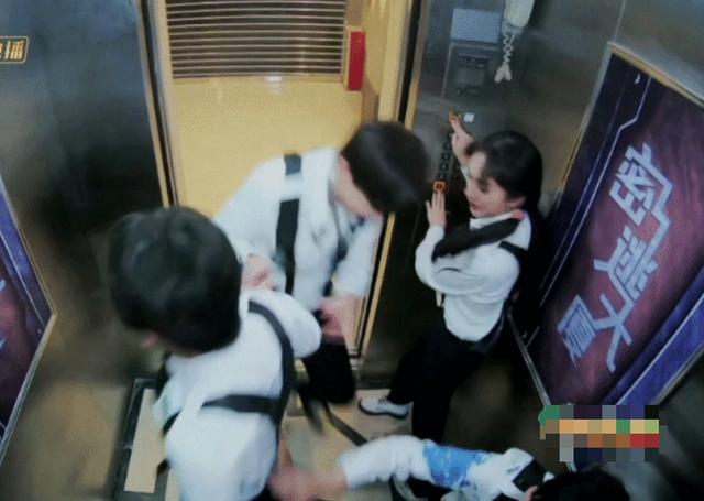 杨幂|杨幂邓伦两家粉丝陷骂战！起因简直太可笑，俩人多年友谊要凉凉？