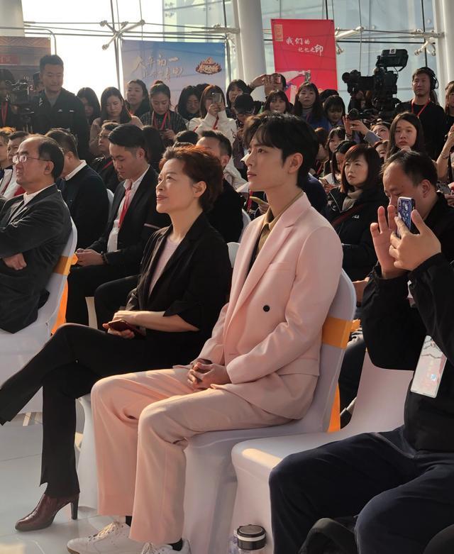 肖战|肖战复出获央视力挺，“黑粉”经济或受重创？网友：统统封杀！