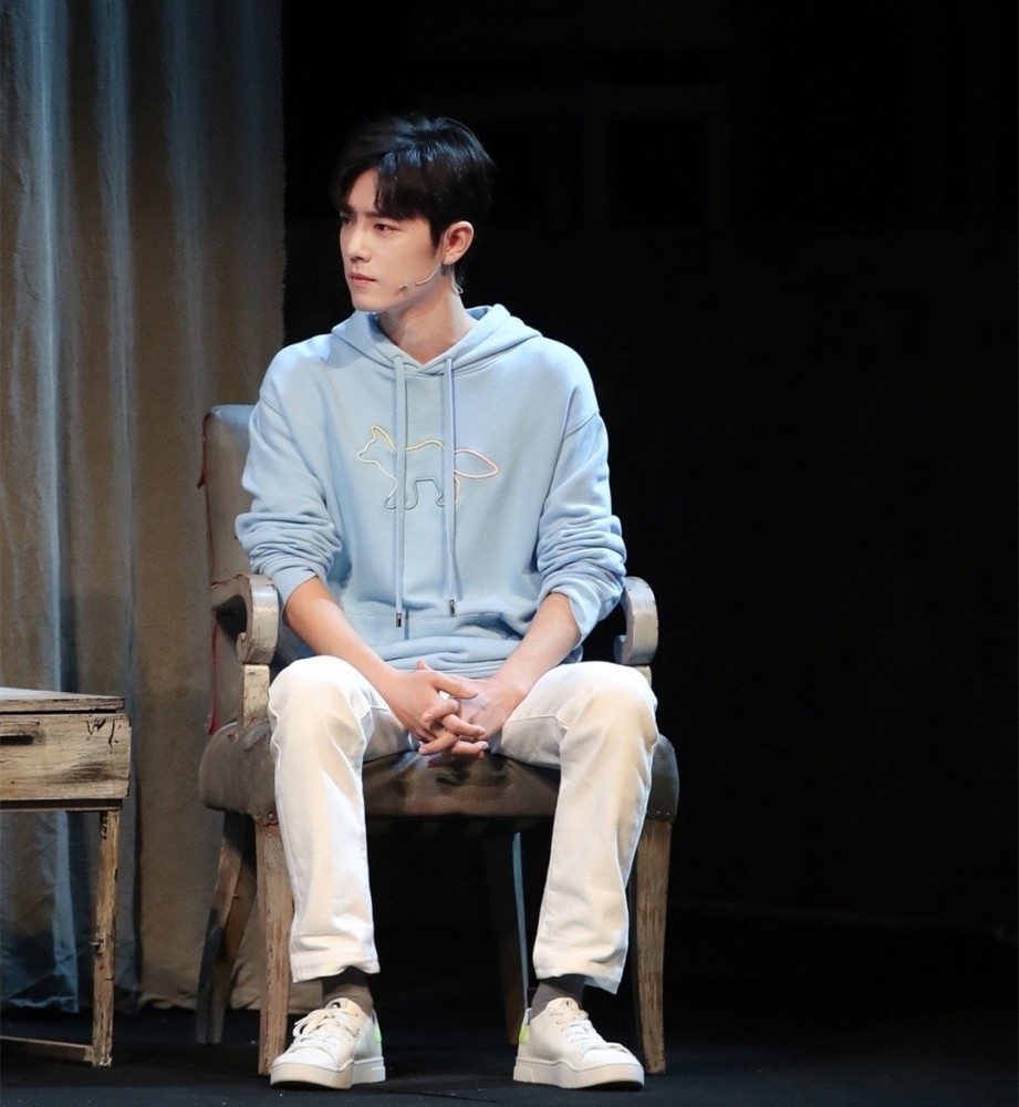 肖战|肖战复出获央视力挺，“黑粉”经济或受重创？网友：统统封杀！