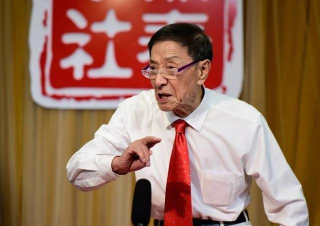 85歲相聲藝人楊振華公開抨擊低俗相聲為何會招致網友的圍攻