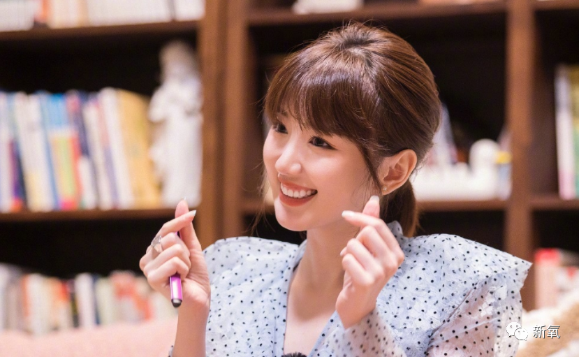 毛晓彤|明明痕迹重，为什么大家对毛晓彤的非工业糖精脸那么宽容？