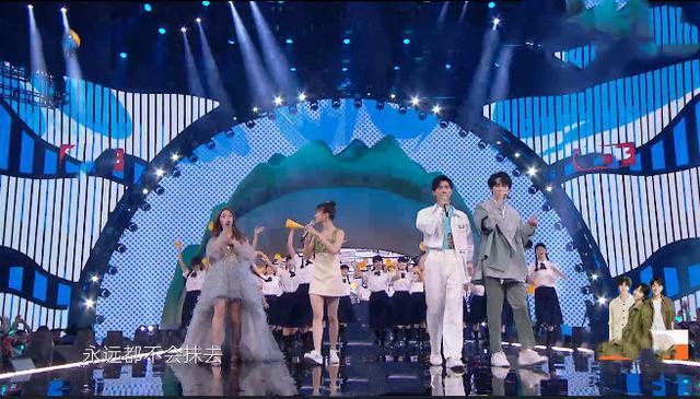 湖南卫视|湖南卫视晚会槽点多：姐姐们舞台被指敷衍，多位实力唱将接连翻车